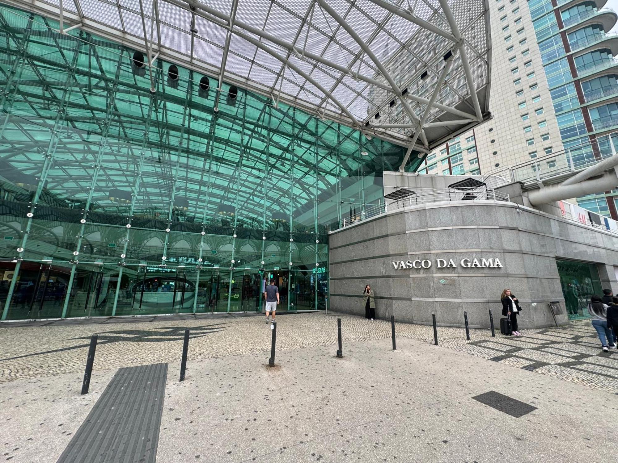 Hotel Oriente Station Airport Lissabon Exterior foto